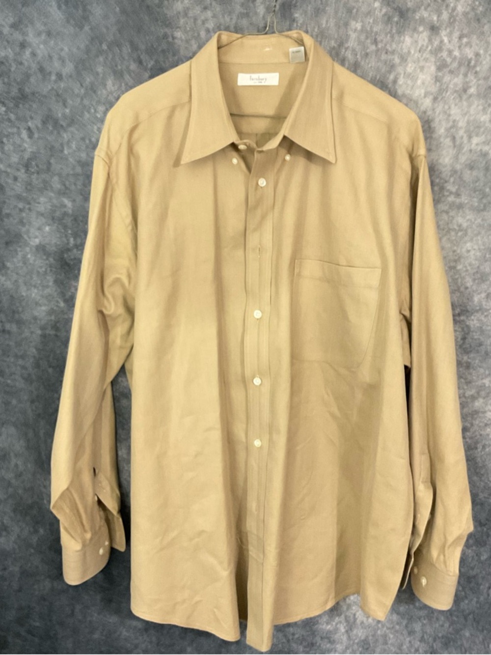 Turnbury Classic Men's Button-Down Shirt in Khaki